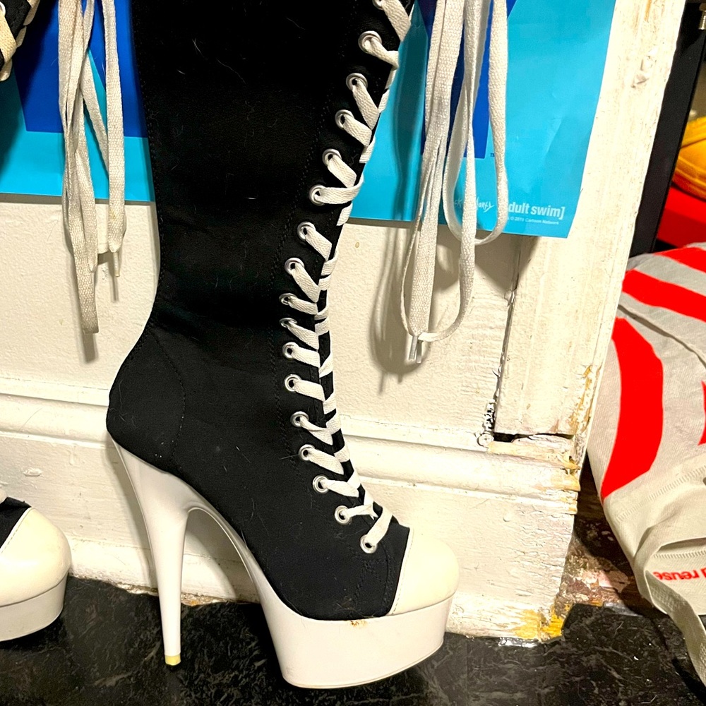 Pleaser Lace up Boots DELIGHT-2000SK-02